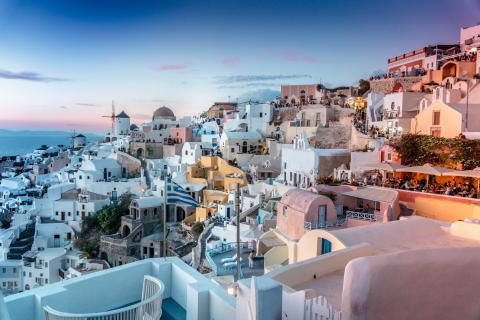 Airbnb: Διορθώσεις στις τιμές για το Πάσχα σε Μύκονο - Σαντορίνη - Βουλιάζει η ηπειρωτική Ελλάδα με πληρότητες έως 100%