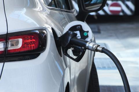 Καύσιμα: Στα υψηλά 8 μηνών οι τιμές παρά την νέα μεγάλη υποχώρηση για το Brent 