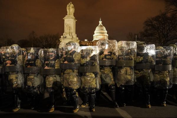 Η Εθνοφρουρά έξω από το Καπιτώλιο / Πηγή: AP