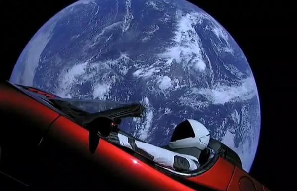 To Tesla που η Space X έθεσε σε πορεία προς τον Άρη