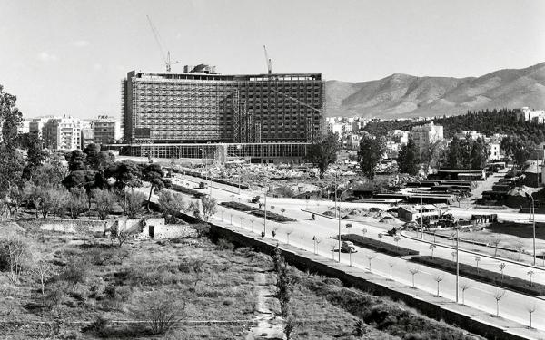 Hilton ktirio