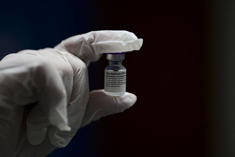Μεγαλώνει η λίστα των χωρών που έχουν εγκρίνει το εμβόλιο της Pfizer
