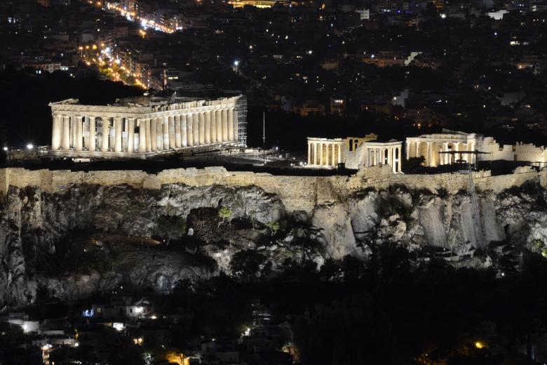 Ελαμψε σε όλη τη Γη η Ακρόπολη με τον νέο φωτισμό της