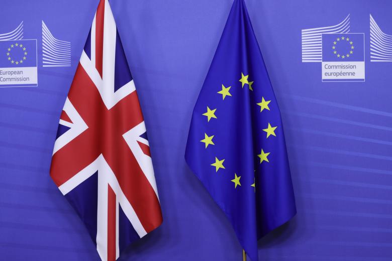 Οι σημαίες ΕΕ και Μ. Βρετανίας / Πηγή: AP