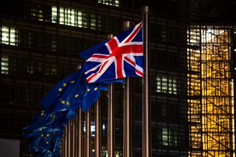 Οι σημαίες της ΕΕ και της Βρετανίας