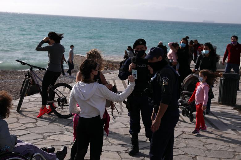 Κοσμοσυρροή στον Φλοίσβο