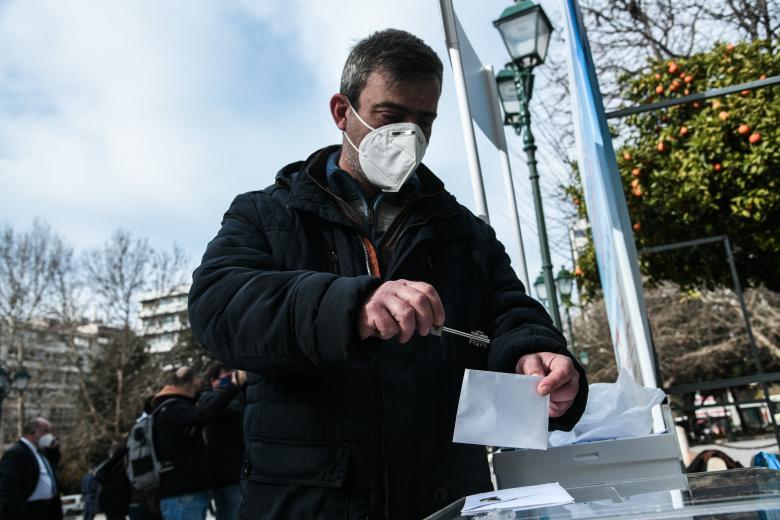 Οι επαγγελματίες της εστίασης στην πλατεία Συντάγματος παραδίδουν τα κλειδιά / Πηγή: Eurokinissi