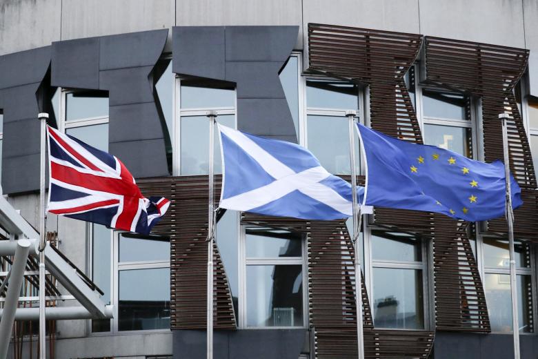 H Σκωτία υποστέλλει τη βρετανική σημαία / Πηγή: AP Images