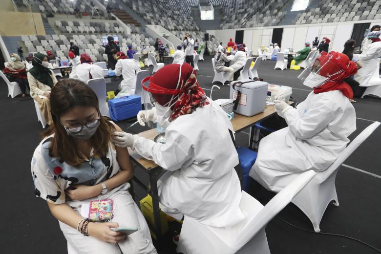 Εμβολιασμοί στην Ινδονησία / Πηγή: AP Newsroom