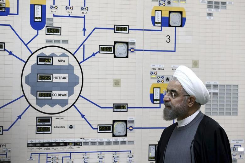 Ο πρόεδρος του Ιραν, Χασάν Ρουχανί, επιθεωρεί μία από τις πυρηνικές εγκαταστάσεις 