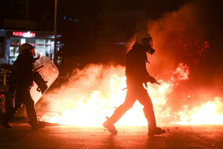 Εικόνα από τα επεισόδια στη Νέα Σμύρνη