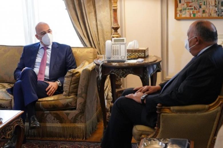 Ο υπουργός Εξωτερικών Νίκος Δένδιας με τον Αιγύπτιο ομόλογό του Σάμεχ Σούκρι / Πηγή: ΑΠΕ-ΜΠΕ