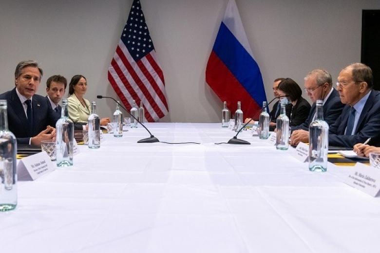 Η συνάντηση του Αμερικανού υπουργού Εξωτερικών Α. Μπλίνκεν με τον Ρώσο ομόλογό του Σ. Λαβρόφ / Πηγή: ΑΠΕ-ΜΠΕ