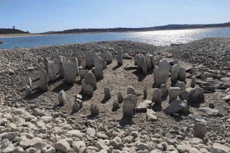 Ισπανία: Η ξηρασία έφερε στην επιφάνεια το Ντολμέν του Γουαδαλπεράλ, το «Ισπανικό Stonehenge»