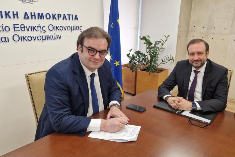 Πιερρακάκης με ΟΕΕ