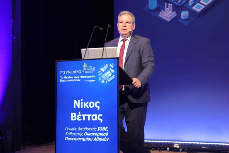 Νίκος Βέττας