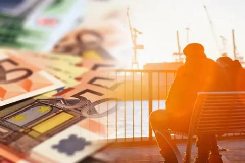 Συντάξεις: Ανοίγει η ψαλίδα μεταξύ δημόσιου και ιδιωτικού τομέα - Στα 627 ευρώ η διαφορά