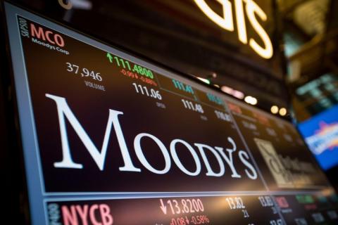 Moody’s: Τέλος στην κορυφαία αξιολόγηση των ΗΠΑ – Σε τροχιά κρίσης το αμερικανικό χρέος
