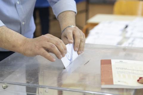 Δημοσκόπηση MRB για OPEN: Τι λένε οι πολίτες για κόμμα Τσίπρα, Σαμαρά και Καρυστιανού