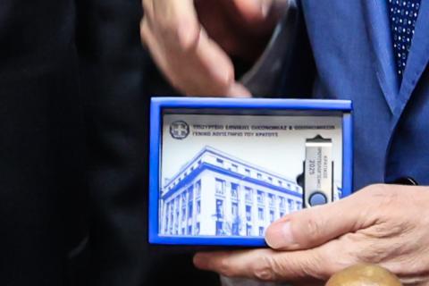 Προϋπολογισμός 2026: Ποιοι κερδίζουν από αυξήσεις, φοροελαφρύνσεις και επιδόματα