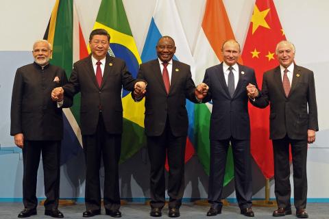 BRICS: Νέα προσπάθεια κοινού μετώπου με φόντο τους δασμούς και την υποχώρηση των ΗΠΑ