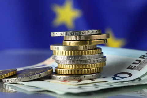 Μπρα ντε φερ με τους θεσμούς για το ιδιωτικό χρέος: Στο τραπέζι δάνεια νόμου Κατσέλη, ελβετικό φράγκο και εξωδικαστικός