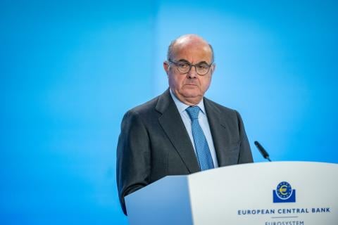 Ντε Γκίντος (ΕΚΤ): Καμπανάκι για κίνδυνο απότομης διόρθωσης στις αγορές - «Οι επενδυτές υποεκτιμούν τους κινδύνους»