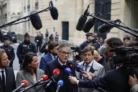 Γαλλία: «Φορολογήστε τους υπερ-πλούσιους» - Οι Σοσιαλιστές απειλούν με πρόταση μομφής