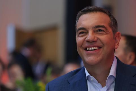 Αλ. Τσίπρας: Στα βιβλιοπωλεία από σήμερα η «Ιθάκη» - Ζητούμενο το πολιτικό αποτύπωμα του βιβλίου