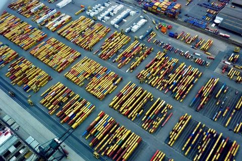 Καταργείται η απαλλαγή δασμών για μικροδέματα: Τι αλλάζει από το 2026 για Temu και Shein