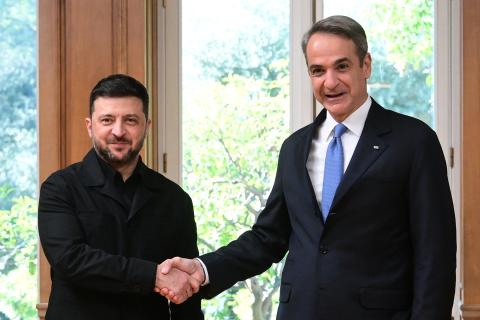 Μητσοτάκης - Ζελένσκι: Επεσαν οι υπογραφές για αμερικανικό LNG στο Κίεβο μέσω Ελλάδας