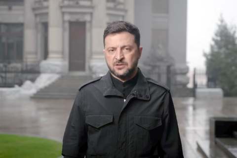 Ουκρανία: Δραματικό διάγγελμα Ζελένσκι - «Χάνουμε ή την αξιοπρέπειά μας ή τις ΗΠΑ»