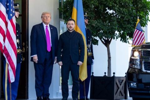 Ουκρανία: Ολα τα βλέμματα στο Μαρ α Λάγκο – Συνάντηση Ζελένσκι με Τραμπ υπό το βλέμμα Μόσχας και Βρυξελλών