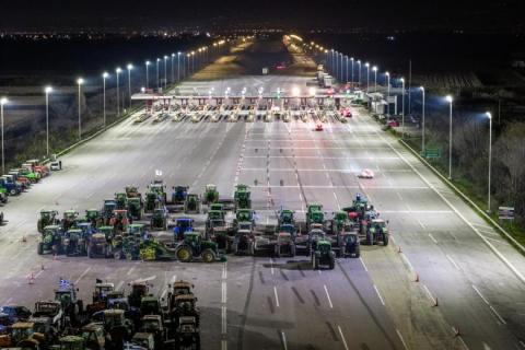 Αγρότες: Αποκλεισμός το απόγευμα παρακαμπτήριων στην Αθηνών-Θεσ/νίκης