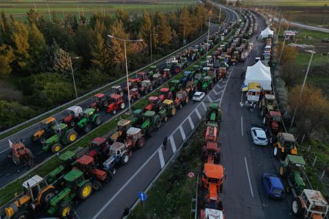 Αγρότες: Κοινή ανακοίνωση ΣΕΒ, ΕΣΕΕ, ΣΕΤΕ και ΣΒΕ - Ανάγκη διαλόγου και ανοιχτών δρόμων