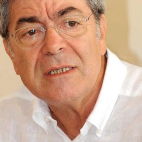 Αρις Καζάκος