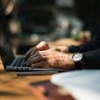 Εάν ο ένας είναι μισθωτός και ο άλλος ελεύθερος επαγγελματίας, τότε την άδεια δικαιούται μόνο ο μισθωτός
