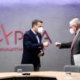 O πρόεδρος του ΣΥΡΙΖΑ-ΠΣ, Αλέξης Τσίπρας με τον επικεφαλής του Ευρωπαϊκού Μηχανισμού Σταθερότητας (ESM), Κλάους Ρέγκλινγκ / Πηγή: Eurokinissi