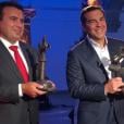 Ζόραν Ζάεφ και Αλέξης Τσίπρας με το βραβείο της Βεστφαλίας